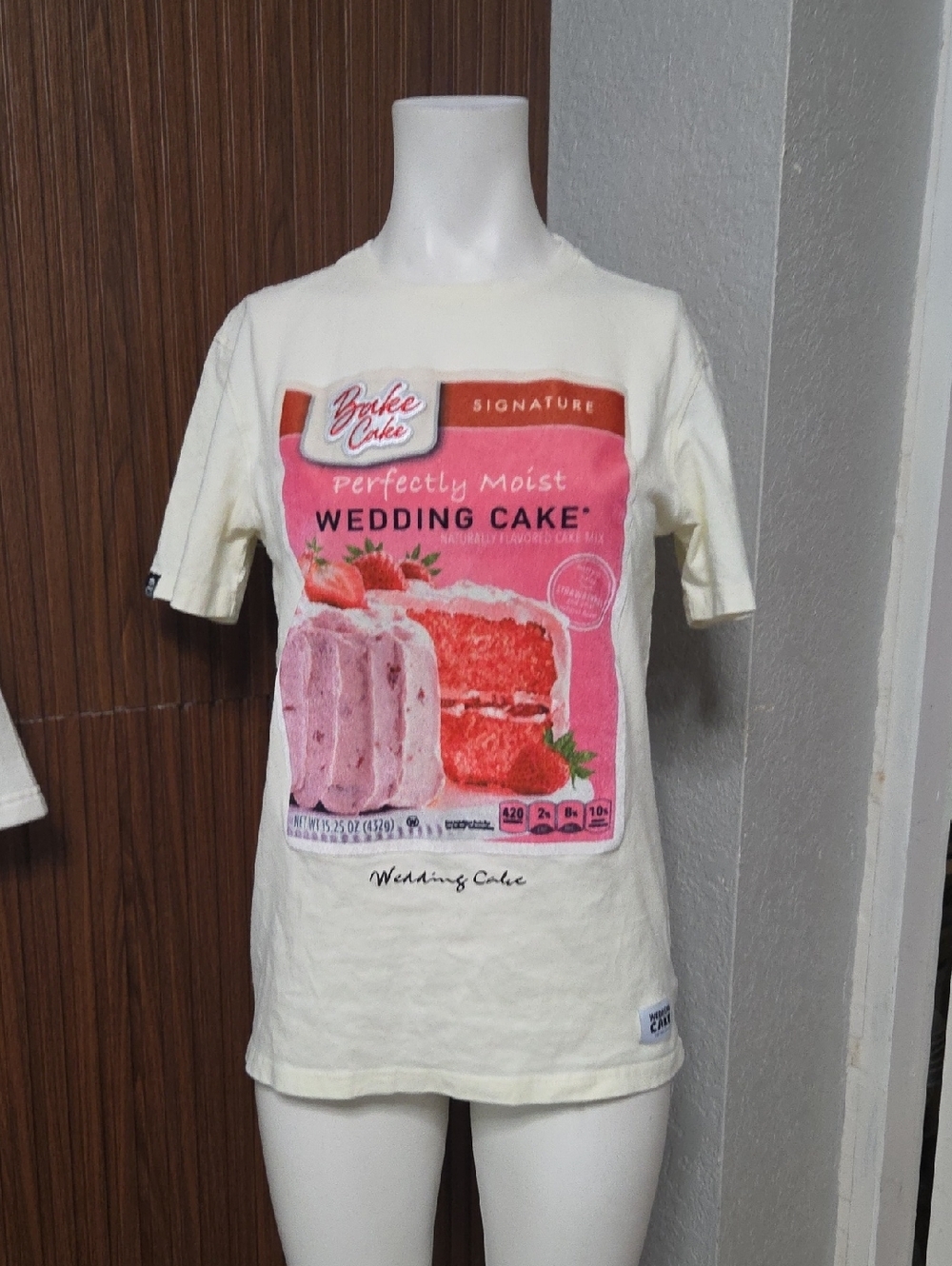 American Apparel Cream Short Sleeve Tee with Pink Graphic Organic S [1031]